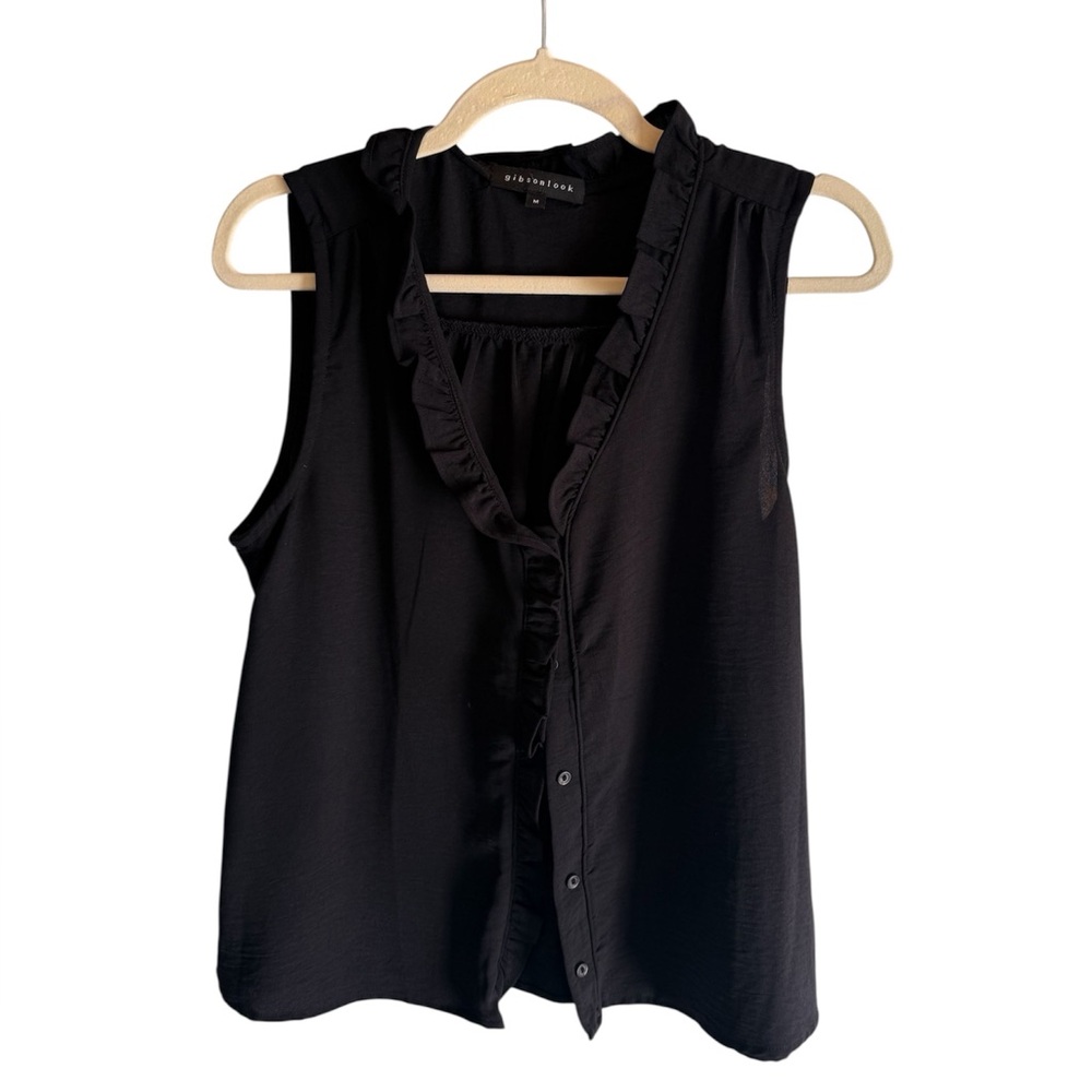 GibsonLook Black Sleeveless Ruffle-Trim Blouse in Size M